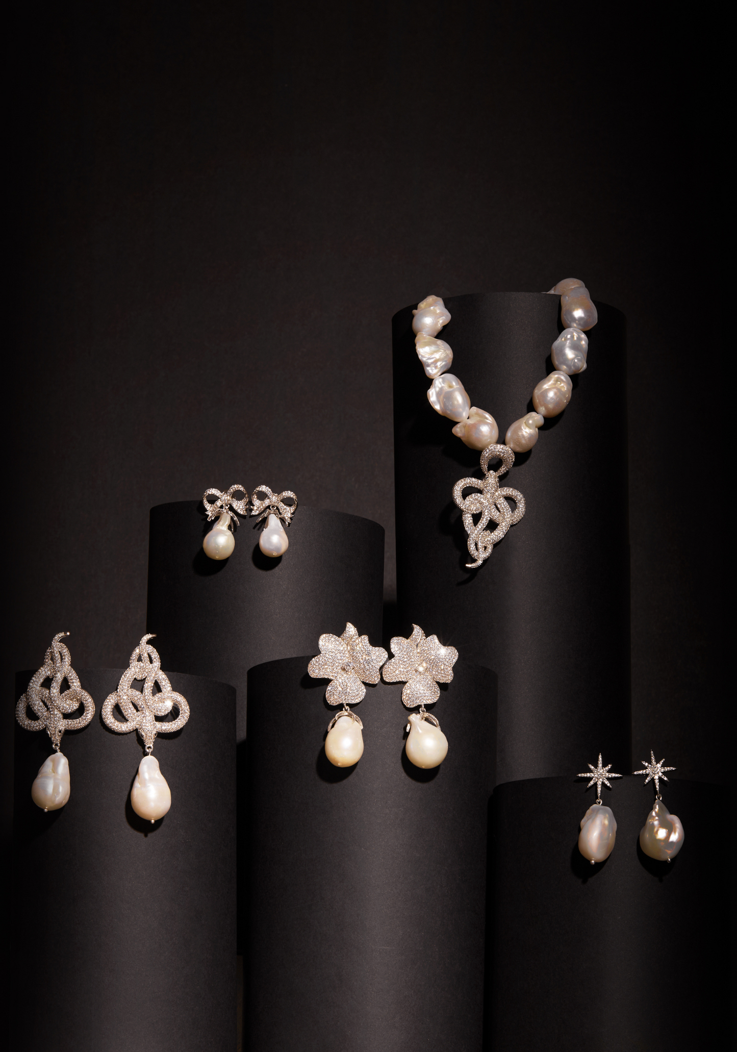 Baroque pearl drop earrings with bows